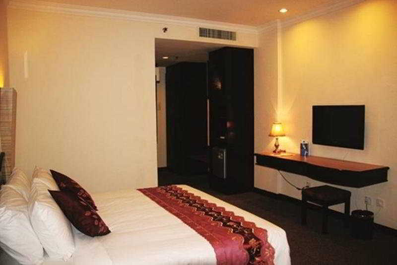 Wana Riverside Hotel Malacca Bagian luar foto